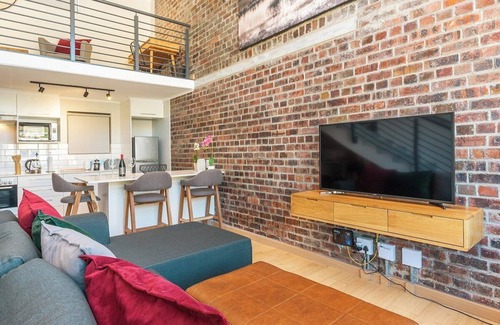 Salt River Apartment | Urban Artisan Loft with Mountain Views & Fast Wi-F