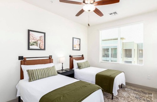 Tempe Apartment | Urban Aztec Luxury in the Heart of Tempe w 2 King Bed by Lokal Stays