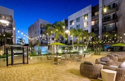 Lyon Street Apartment | Urban Chic Home 10 Min From Disneyland With Pool GYM