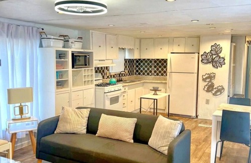 Edmond House | Urban Chic Trailer