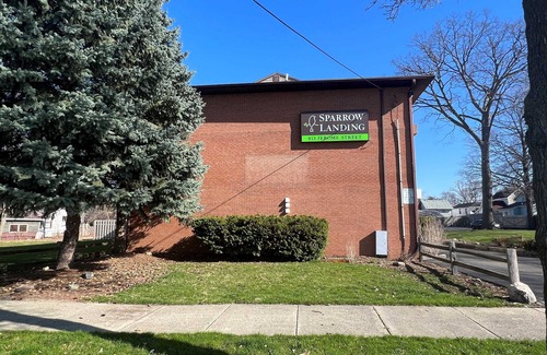 Lansing Apartment | Urban Comfort for Medical Travelers – Laundry in Unit + Full Kitchen - #3