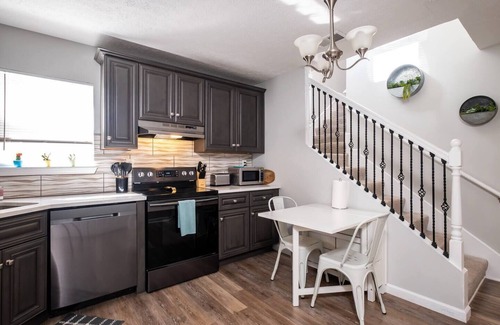 Smoketown Jackson House | Urban Escape near NULU & Convention Center