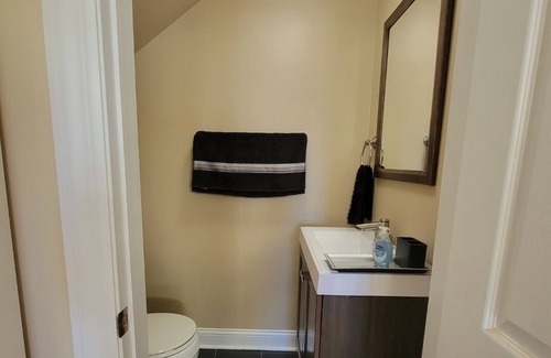 Pilsen Apartment | Urban Escape w/Skyline views