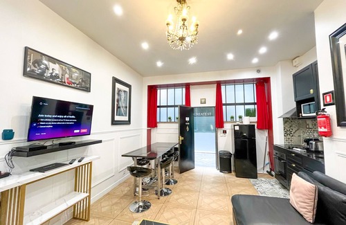 Bonne-Nouvelle Apartment | Urban Flat 55 - Atelier Marylin Monroe Flat