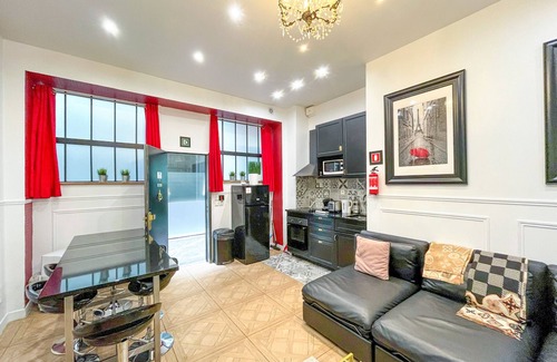 Bonne-Nouvelle Apartment | Urban Flat 55 - Atelier Marylin Monroe Flat