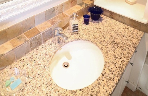 Lower Lonsdale House | Urban garden getaway