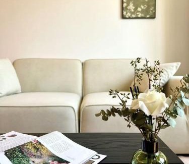 Huangpu Apartment | Urban Hub Bund Art Deco 3Bedroom Enjoy the View of Shanghai with Balcony