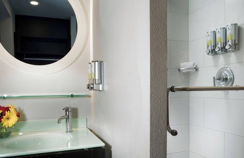 Belltown Hotel | Urban King Room, Hotel FIVE, Bicycles Available, Close to Pike Place Market