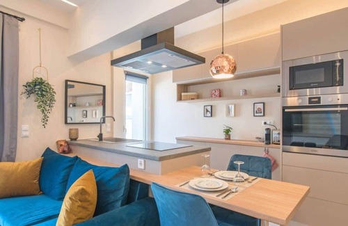 Ampelokipoi Apartment | Urban Luxury Haven in Athens Center