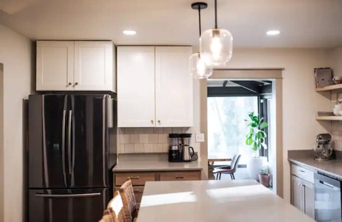 Knoxville House | Urban Mountain Home—1 mile from UT Campus, Convention Center, Downtown Knx