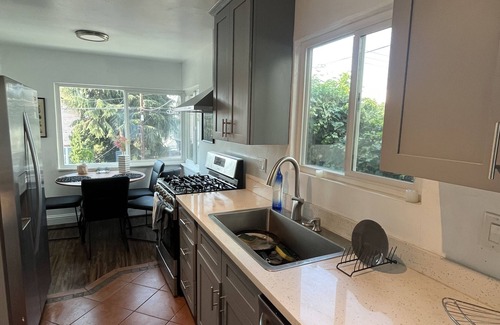 Adams Point Apartment | Urban Oakland hideaway apartment.