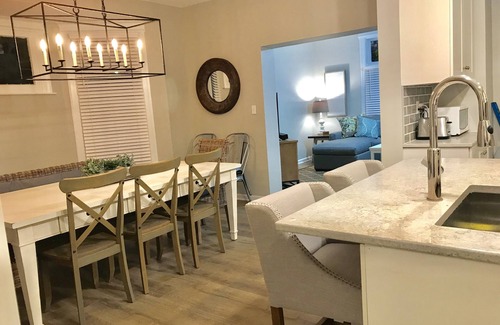 Dayton House | Urban Oasis 3 Miles to Cincy Sleeps 12