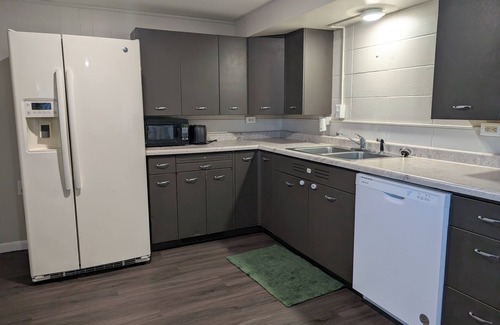 St. Joseph Apartment | Urban Oasis: Cozy 2-bedroom apartment in the center of Saint Joseph