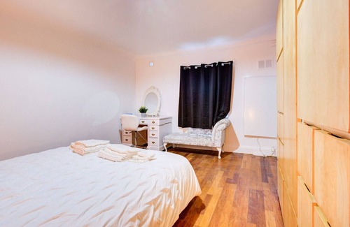 Lambeth Apartment | Urban Oasis Flat in Brixton Perfect for Couples