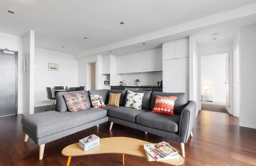 Richmond North Apartment | Urban Oasis in the Heart of Richmond Cultural Hub