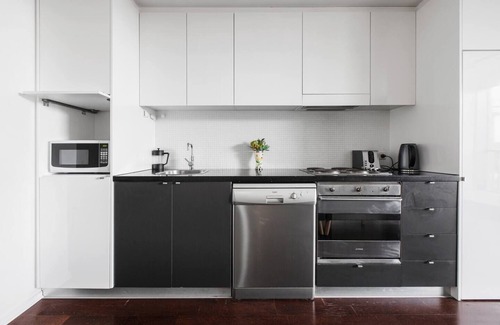 Richmond North Apartment | Urban Oasis in the Heart of Richmond Cultural Hub