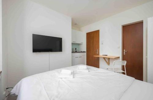 Sihlfeld Apartment | Urban Oasis with Queen Bed and View BE-12