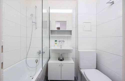 Sihlfeld Apartment | Urban Oasis with Queen Bed and City View (BE-32)