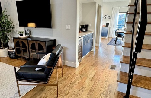 North Chattanooga House | Urban Overlook - Northshore Luxury + Prime Location