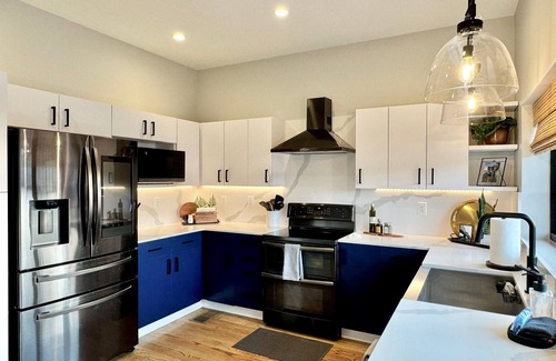 North Chattanooga House | Urban Overlook - Northshore Luxury + Prime Location