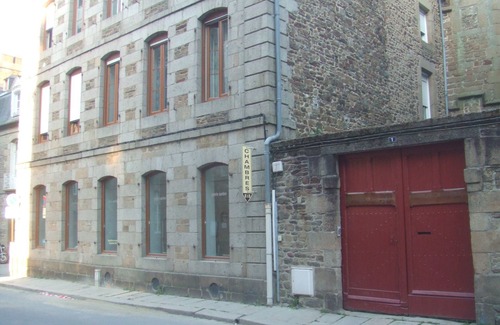 Centre ville - Urbanistes Apartment | Urban premium ground floor cottage for 2-6 pers historic Fougeres, Label House of Fr.