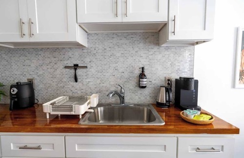 Wilshire Apartment | Urban Studio in Korea Town