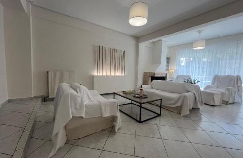Agrinio Villa | Urban Zen Villa
