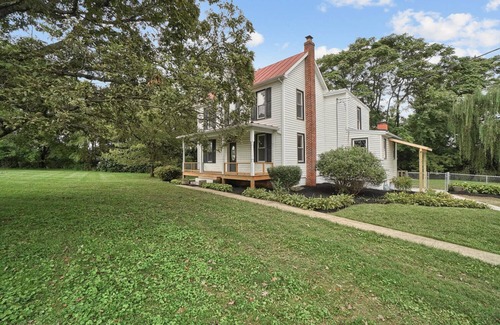 Urbana House | Urbana Condo 1bd Private Suite w/Own Entrance