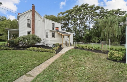 Urbana House | Urbana Condo 1bd Private Suite w/Own Entrance