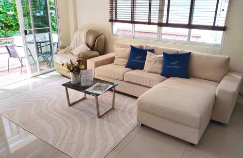 Sai Mai House | UrbanLoft Sukhumvit 5BR Bangkok 5 min BKK Hospital