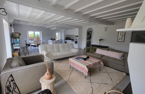 Behobie Apartment | Urrugne, au 1er étage d'une propriété Basque appt 5 pièces, piscine