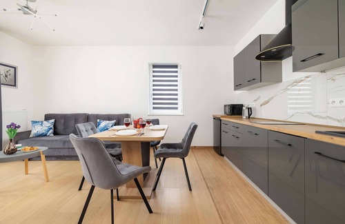 Wisla Apartment | Ustrońska 18B | Wisła | Modern Apartment | Balcony | Smart TV & WiFi