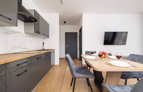 Wisla Apartment | Ustrońska 18B | Wisła | Modern Apartment | Balcony | Smart TV & WiFi