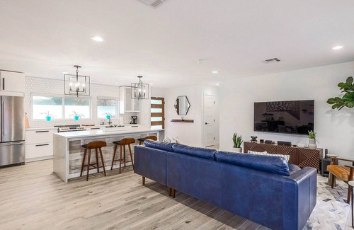 Parker Lane House | UT Football Fave - Pool, Hot Tub, BBQ Grill, Etc!