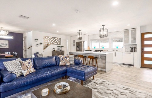 Parker Lane House | UT Football Fave - Pool, Hot Tub, BBQ Grill, Etc!