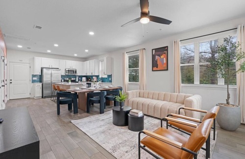 North University House | UT Home w/Games! | Great for F1, ACL, and More