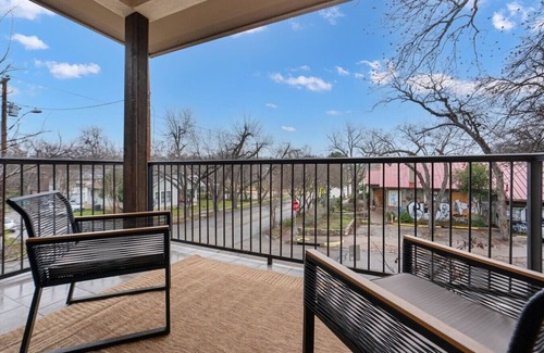 North University House | UT Home w/Games! | Great for F1, ACL, and More