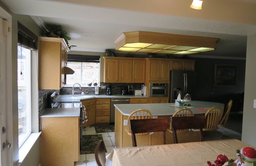 Granite Ridge House | Utah Large Ski Home on access road to Alta/Snowbird- on ski bus route