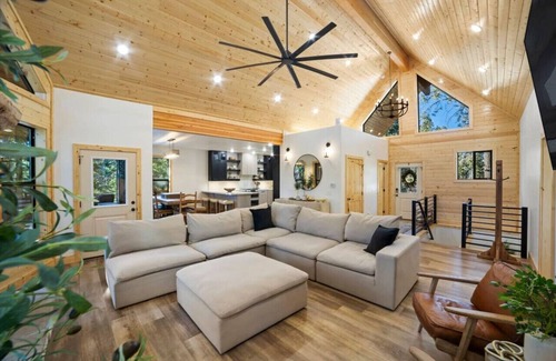 Duck Creek Village Cabin | Utah's Best Parks & Luxury Await