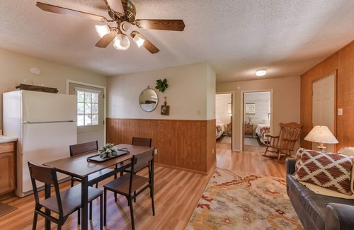 Utopia Cabin | Utopia River Retreat is a secluded paradise nestled along the Sabinal River in the Texas Hill Country.