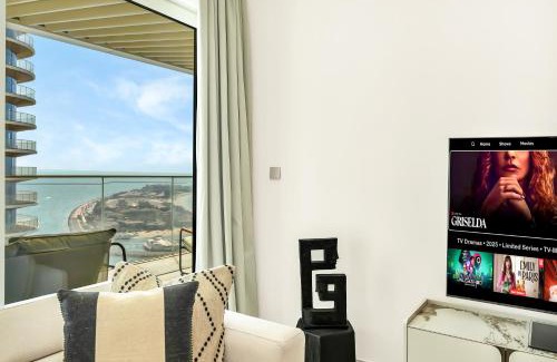 Dubai Marina Apartment | Utra Lux Large 1 BR with Sunset Views and Private Beach