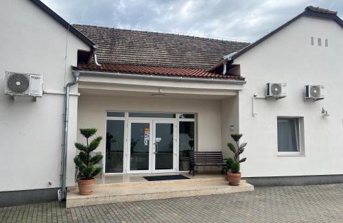 Vac Hotel | Vácz Hotel