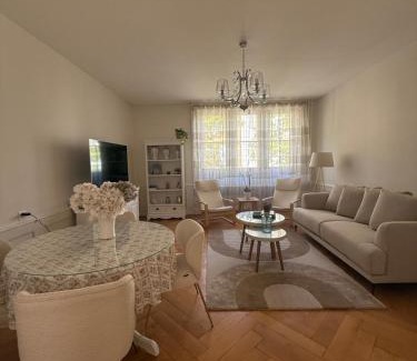 Neuchatel Apartment | V&V La Vie Est Belle