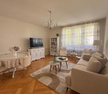 Neuchatel Apartment | V&V La Vie Est Belle