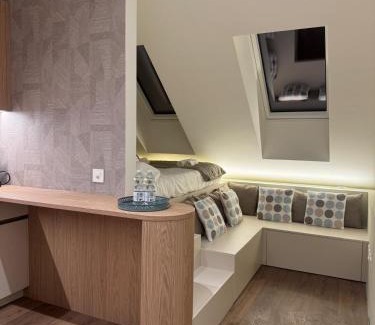 Neuchatel Apartment | V&V Sunset