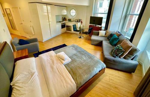 Soho Apartment | V04 - Fantastic Apartment - Piccadilly Circus on your Doorstep.