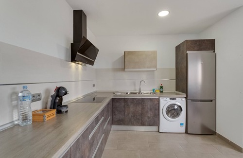 Cruce de Arinaga Apartment | Vacation Apartment 'Edificio Bentejui 2' with Wi-Fi and Air Conditioning