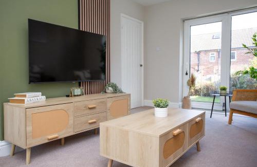 Chester-le-Street Apartment | Vacant Nests The Wynd Spacious Home Parking