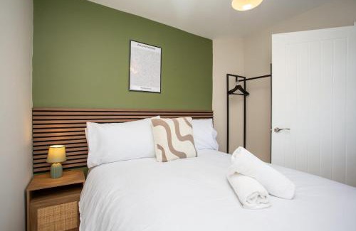 Chester-le-Street Apartment | Vacant Nests The Wynd Spacious Home Parking
