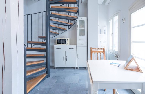 Zentrum Apartment | Vacation apartment Altes Kontorhaus Backbord in Husum for up to 2 people